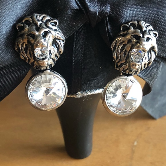 Vintage Lion head clip earrings w/rhinestones 60s - Picture 1 of 5